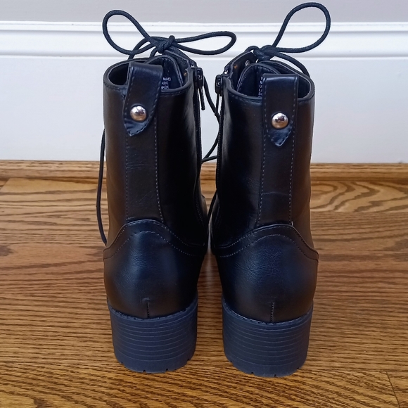 Like New Black SO Lace-Up Combat Boots (Size 8.5) - Picture 6 of 8